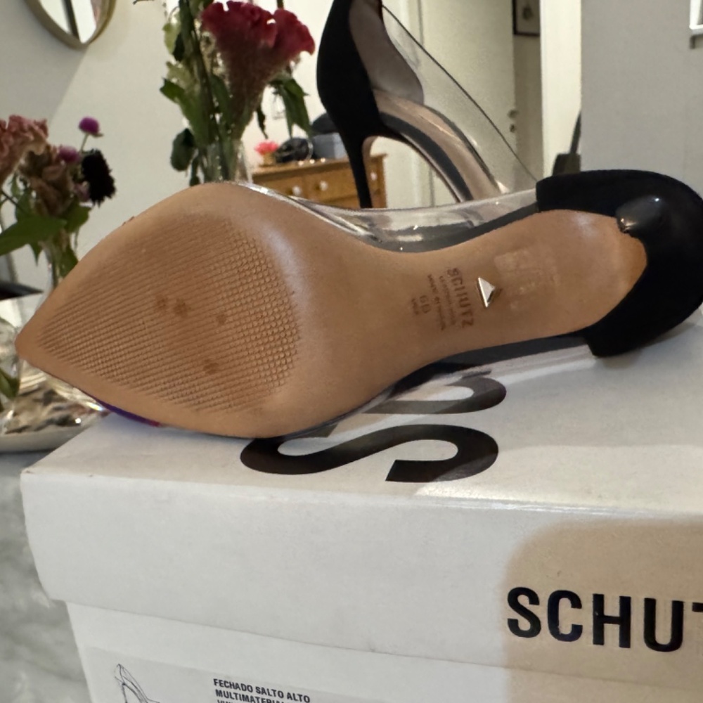 Schultz Pumps Like New Size 6 - Picture 4 of 4